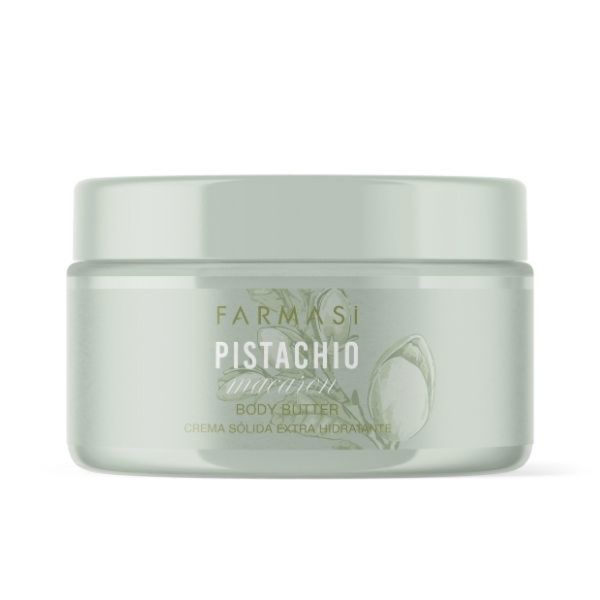 GİRİİŞ Shea yağının faydalarını doğal yağlar, gliserin ve skualenin değerli karışımıyla birleştiren lüks bir ürün olan 250 ml Fıstıklı Vücut Yağı ile cildinize bakım yapın. Eşsiz formülü yoğun nemlendirme sağlar ve cildi koruyarak yumuşak, pürüzsüz ve derinlemesine beslenmiş olmasını sağlar. Kabarık kıvamı, gün boyu rahatlık ve pürüzsüzlük hissi için yağlı iz bırakmadan hızla emilir. FAYDALAR Yoğun nemlendirme: Cilde derinlemesine nem sağlayarak yumuşak ve koruma sağlar. Hızlı emilim: Yağlı bir his bırakmadan cilde hızla entegre olur. Beslenmiş ve pürüzsüz bir cilt: Shea yağı ve doğal yağlar içeren formül, esnek ve pürüzsüz bir cilt sağlar. Koruma: Squalane cildin doğal dengesinin korunmasına ve sürdürülmesine yardımcı olur. YÖNETİM ŞEKLİ Temizleyip peeling yaptıktan sonra vücudunuzu havluyla kurulayın ve az miktarda vücut yağını kaşıkla alın. Yoğun nemlendirme gerektiren bölgelere odaklanarak kuru cilde uygulayın. Sürekli bir rahatlık ve nem hissi için gerektiği sıklıkta yeniden uygulayın. Dikkat: Yalnızca harici kullanım içindir. Tahriş olması durumunda kullanmayı bırakın. Gözlerle temasından kaçının. Çocukların ulaşamayacağı yerde saklayın. Oda sıcaklığında saklayın ve güneşe doğrudan maruz kalmaktan kaçının. İÇİNDEKİLER Shea Yağı (Butyrospermum Parkii Yağı): Kuru cildi besler ve onarır. Gliserin: Nemi korur ve dehidrasyonu önler. Squalane: Cildi yoğun bir şekilde nemlendirir ve su kaybına karşı korur. Esansiyel Yağ Karışımı: Antioksidan faydalarıyla birlikte hafif bir koku ve hoş bir duyusal deneyim sağlar. Tam Liste: Su/Aqua, Setearil Alkol, Gliseril Stearat SE, Kaprilik/Kaprik Trigliserit, Gliserin, Butyrospermum Parkii (Shea) Yağı, Koku/Parfüm, Fenoksietanol, Oryza Sativa (Pirinç) Kepek Balmumu, Sodyum Stearoil Glutamat, Helianthus Annuus (Ayçiçeği) ) Tohum Yağı, Prunus Amygdalus Dulcis Yağı, Panthenol, Squalane, Macadamia Integrifolia Tohum Yağı, Etilheksilgliserin, Tokoferil Asetat, Ksantan Sakızı, Glisin Soya (Soya Fasulyesi) Yağı, Daucus Carota Sativa (Havuç) Kökü Ekstresi, Beta-Karoten, Tokoferol, Benzil Benzoat, Benzil Alkol, Kumarin, Benzil Salisilat, Limonen. Cildinizi yumuşak, kadifemsi ve ışıltılı bırakan, yoğun nemlendirme ve uzun süreli koruma için güvenilir bir müttefik olan Fıstıklı Vücut Yağı ile cildinizi şımartın.